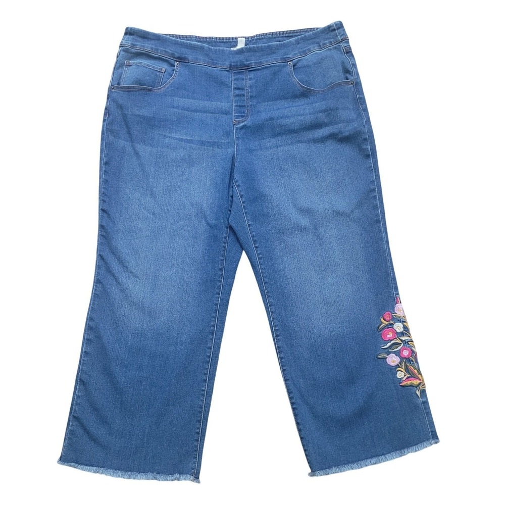 Pioneer Woman Floral Embroidered‎ Wide Leg Jeans Raw Hem Cropped